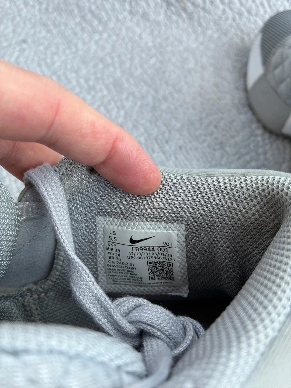 LeBron White Wolf Nike Light Gray Basketball Sneakers with Quilted Tongue
